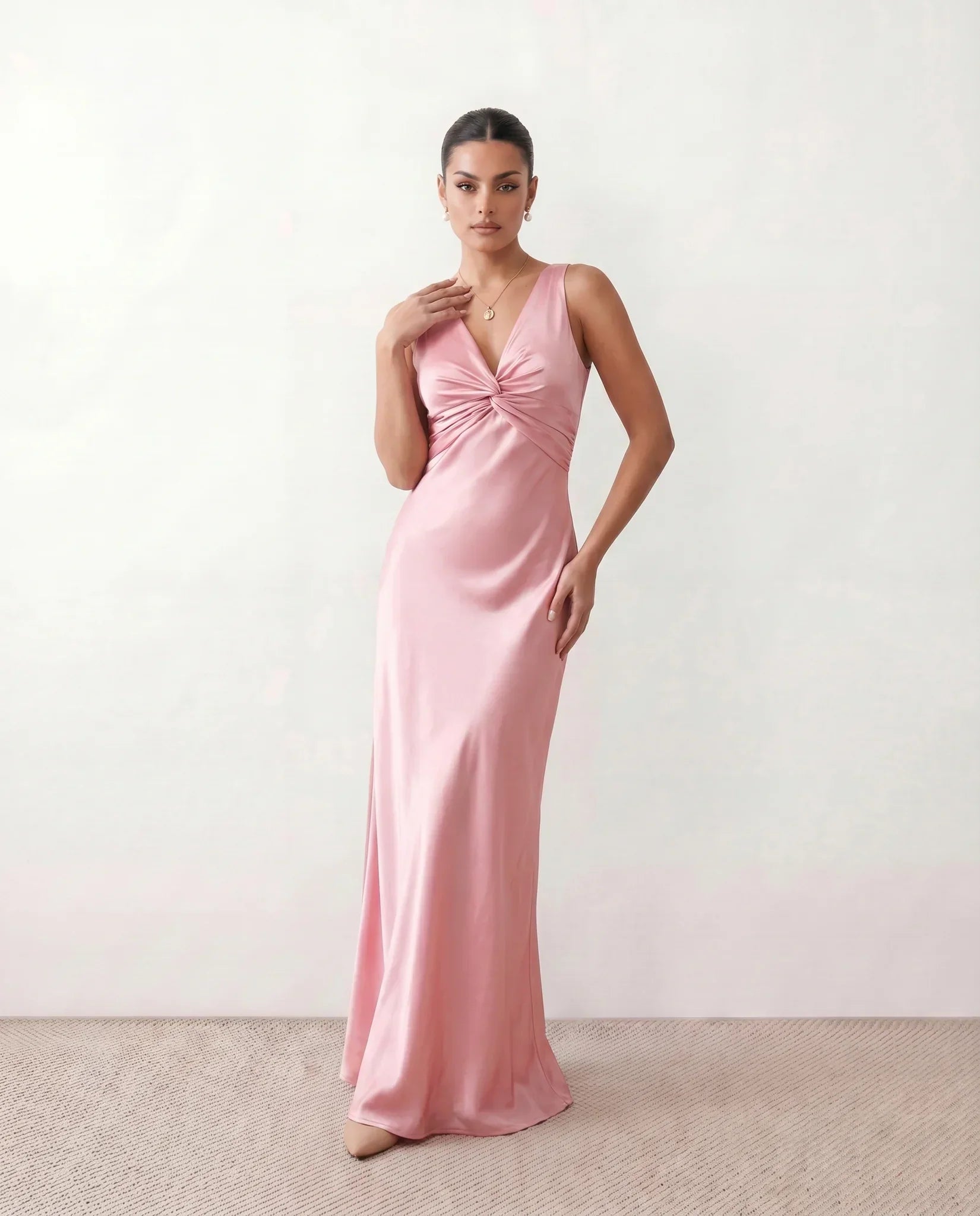 Vendula | Backless Bow Detail Maxi Dress