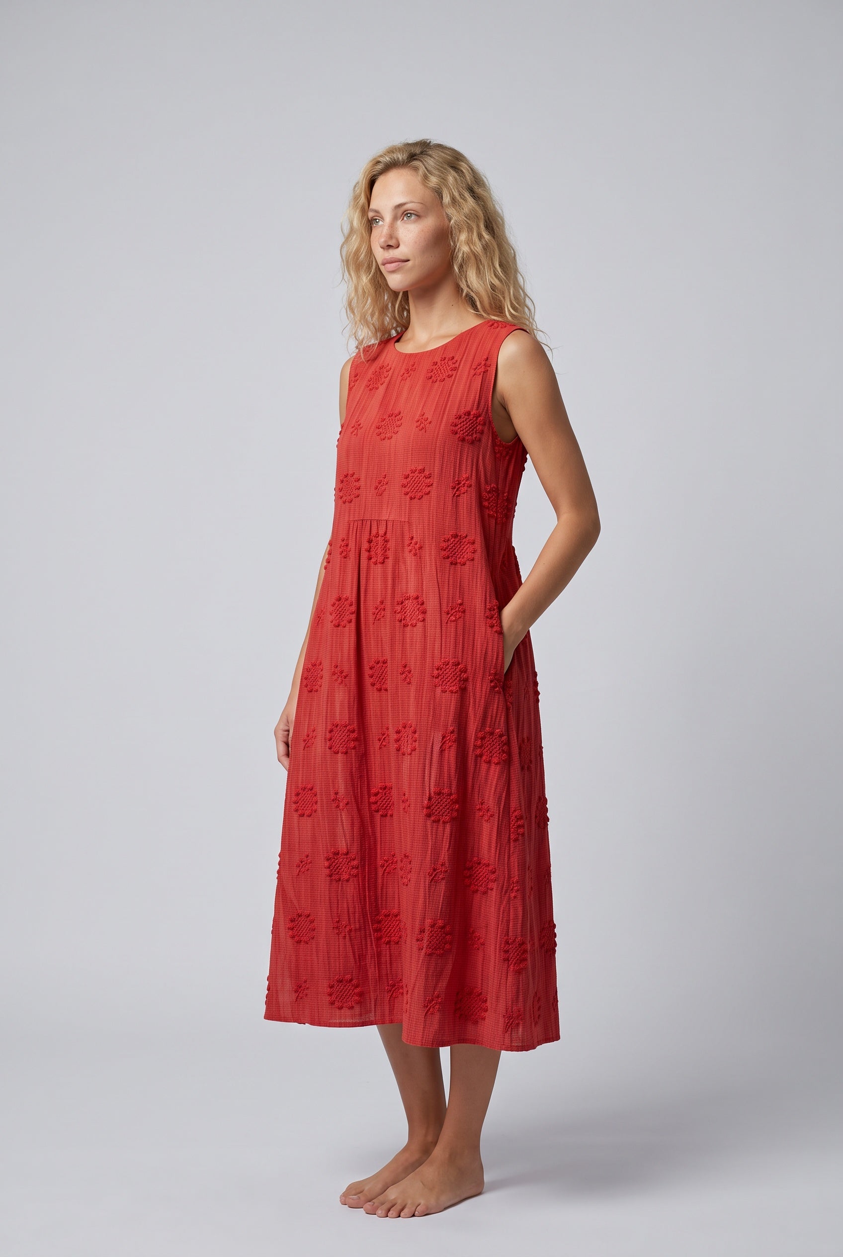 Pia | Sleeveless Round Neck Midi Dress