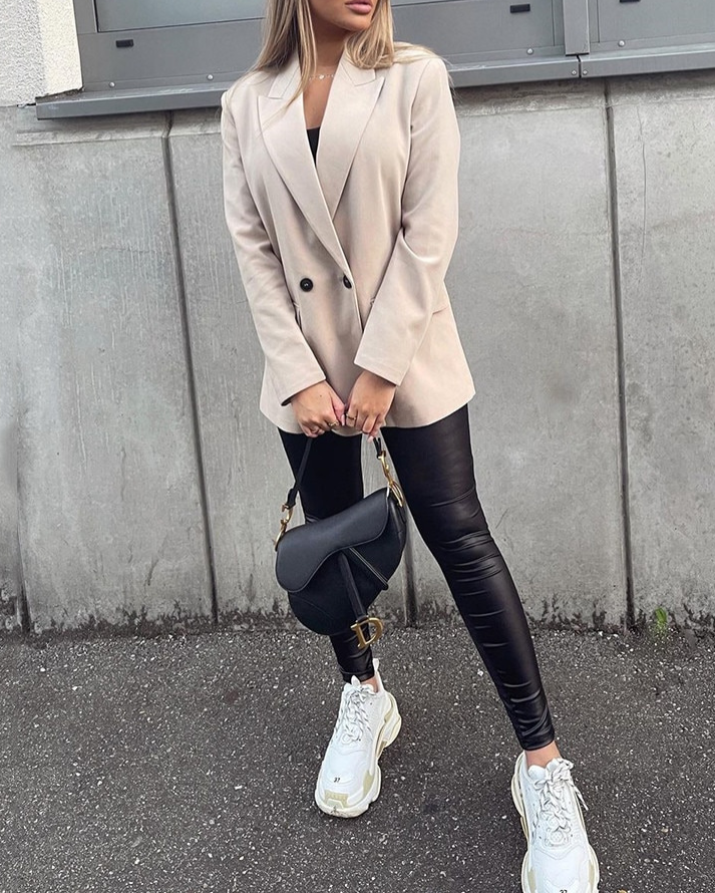 Yara | Double-Breasted Structured Blazer