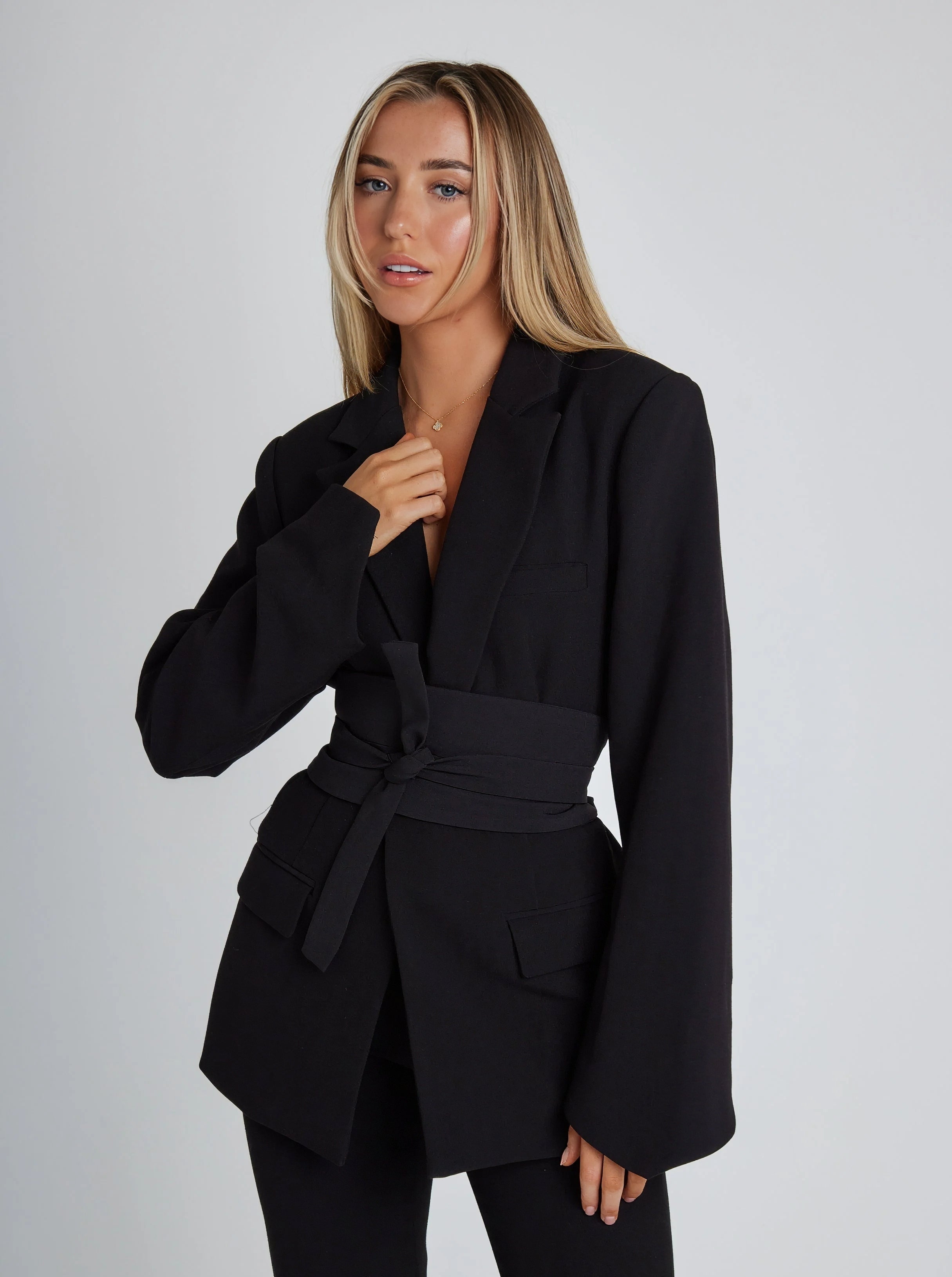 Célaine | Belted Deep V-Neck Blazer