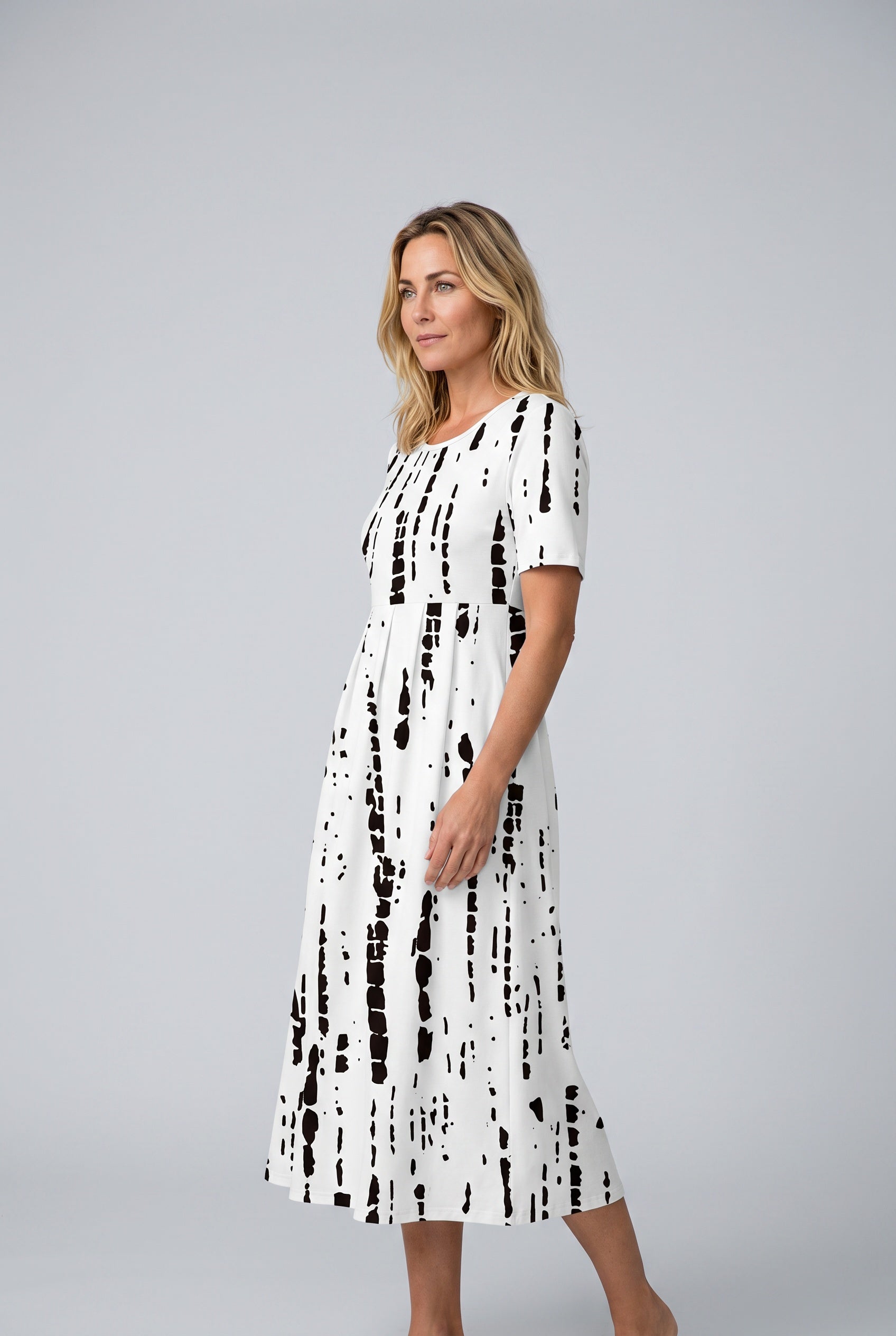 Leona | Floral Short Sleeve Midi Dress