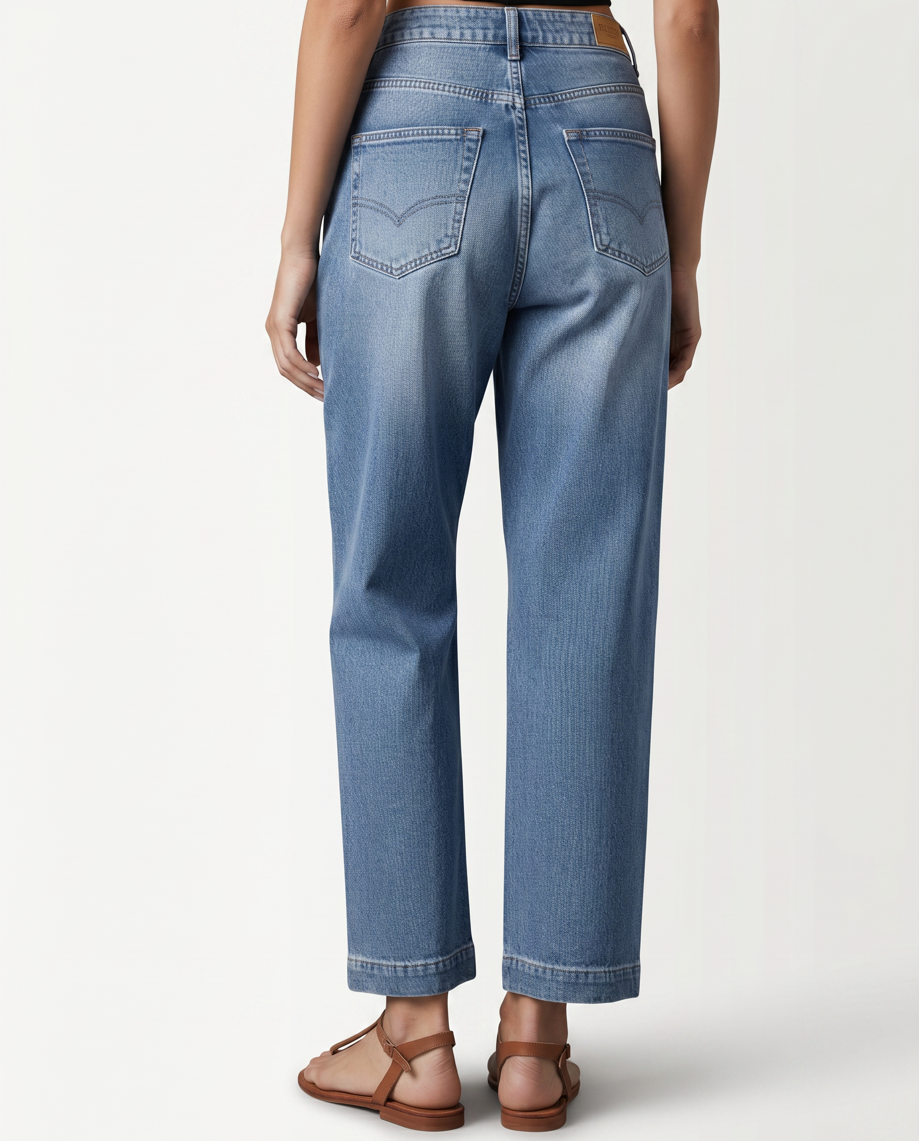 Marilyn | Straight-Leg Jeans with Seam Detailing