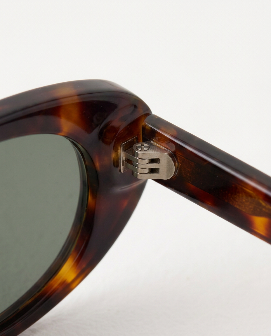 Kamia | Slim Frame Sunglasses
