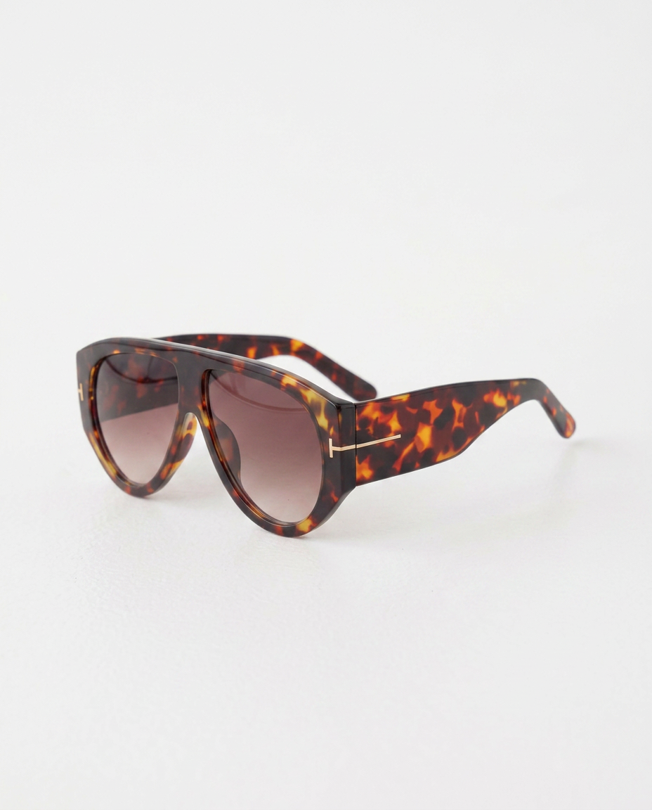 Lilian | Oversized Shield Sunglasses with Gradient Tinted Lenses
