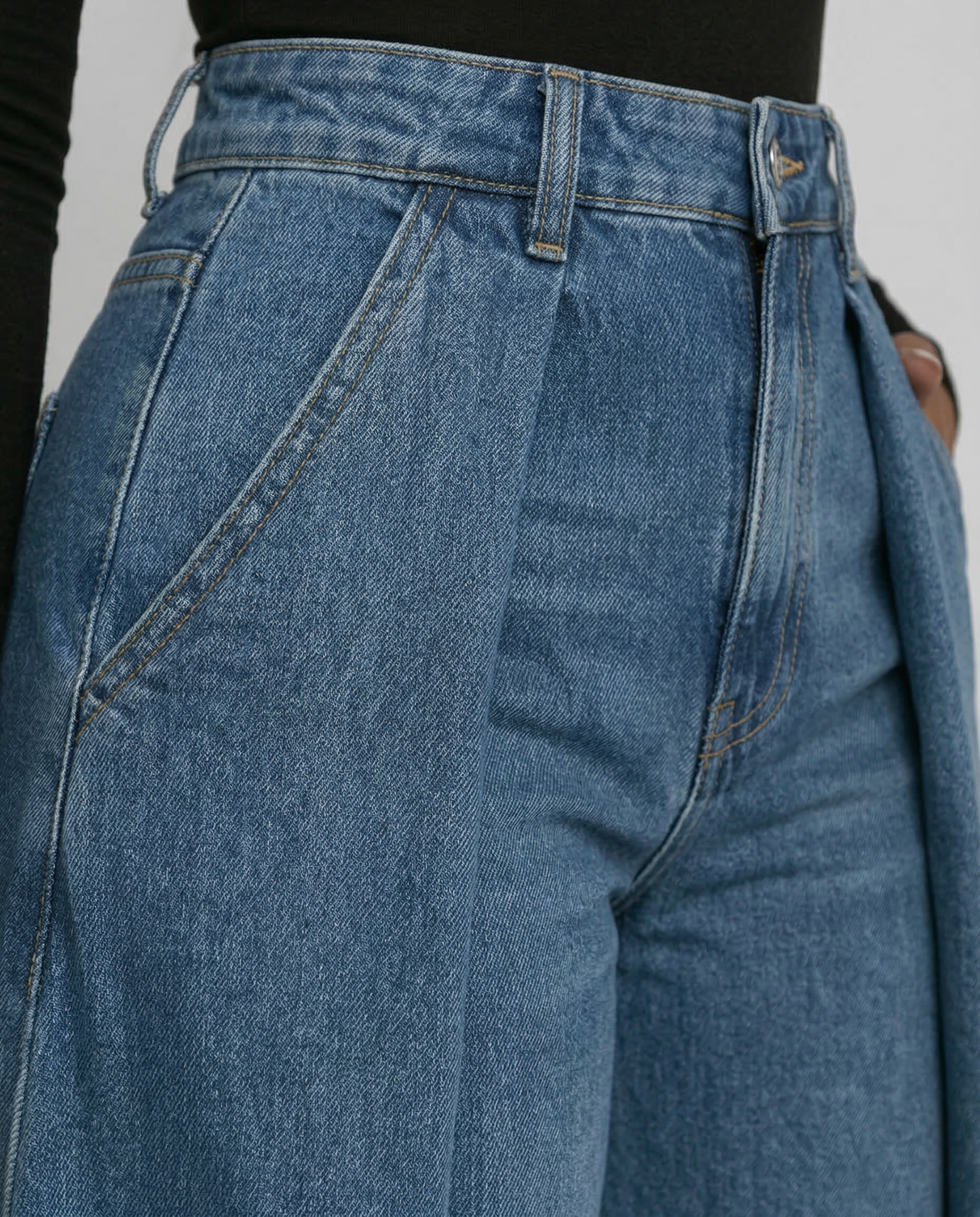 Calira | High-Waisted Wide-Leg Jeans