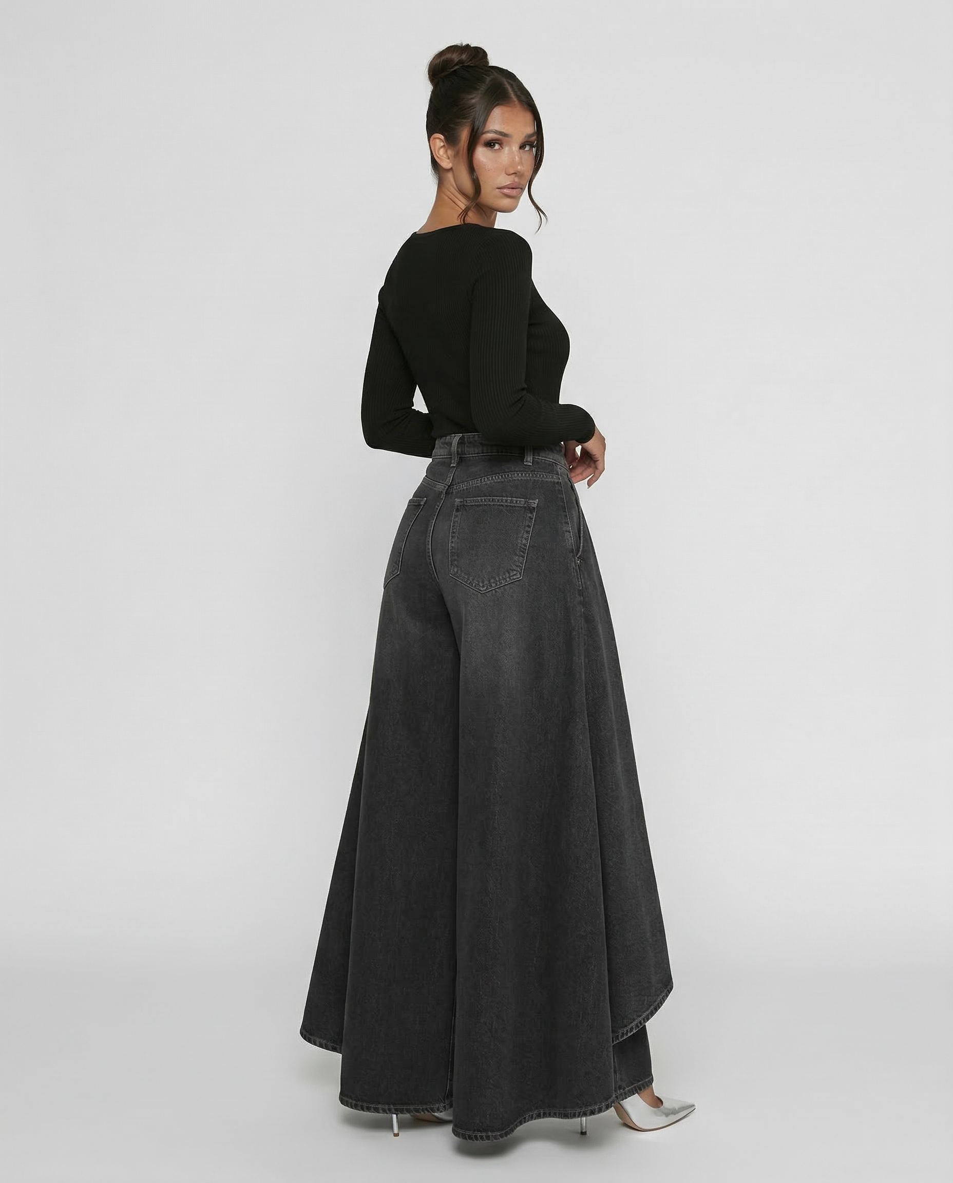 Calira | High-Waisted Wide-Leg Jeans
