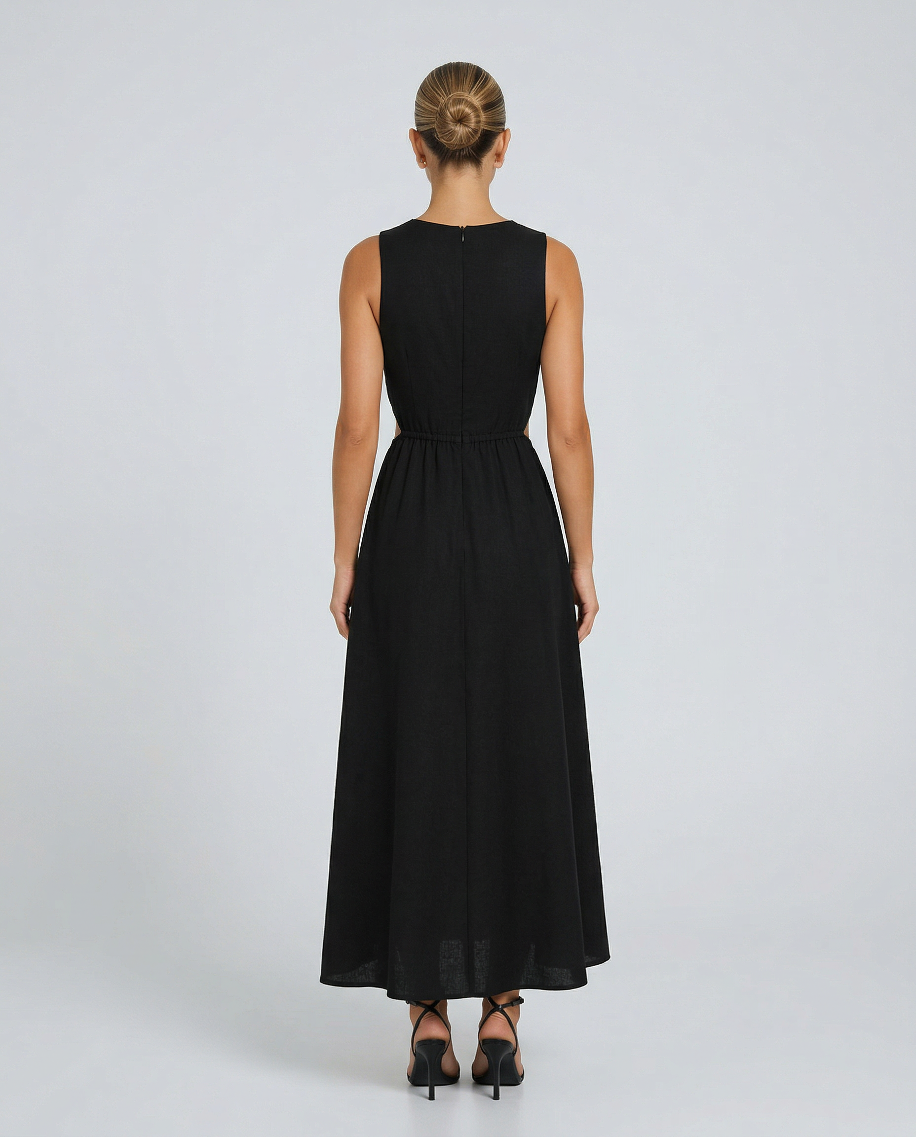Donna | Sleeveless Midi Dress with Side Cut-Out