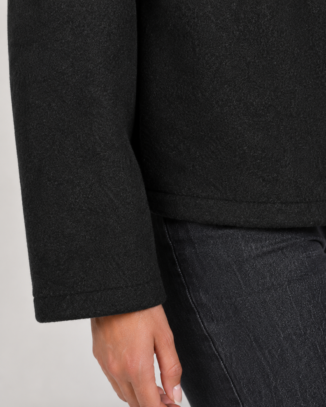 Scarlett | Cropped Zip-Up Jacket with Collar