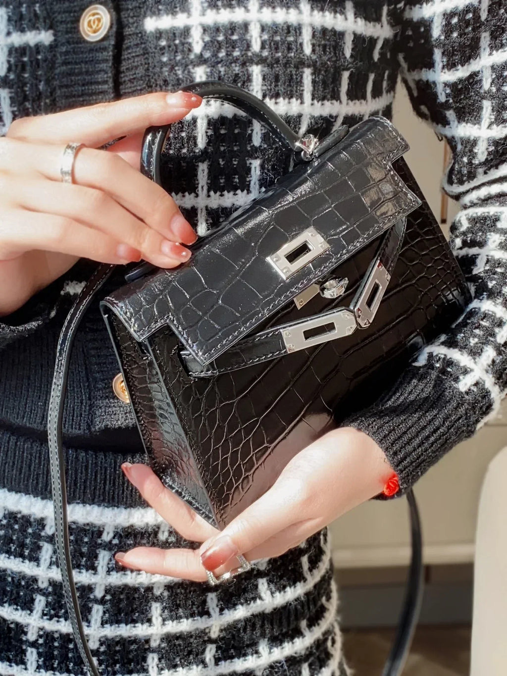 Mini 19 Black Croco Lookalike In Cowhide Leather