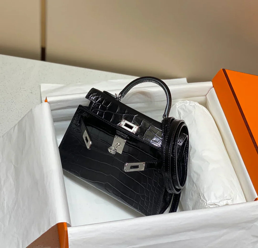 Mini 19 Black Croco Lookalike In Cowhide Leather