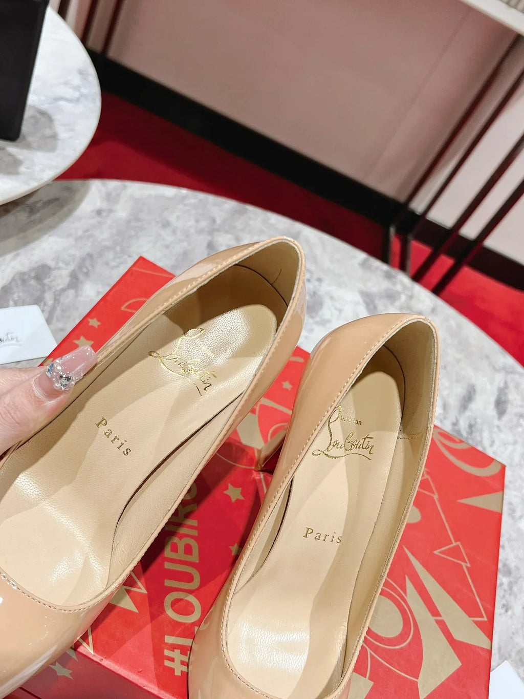 Nude Pointed-Toe Pumpss