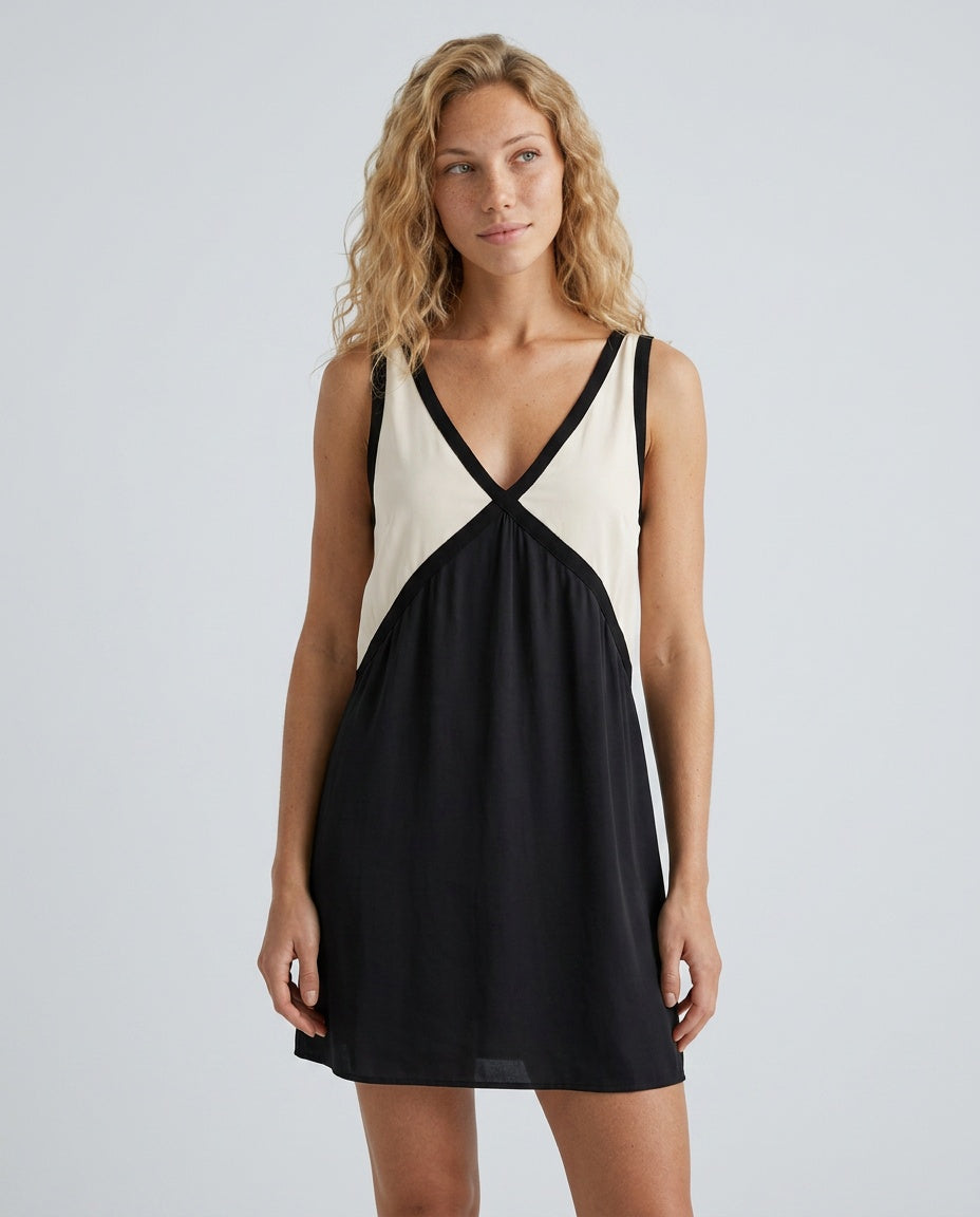 Talia | Contrasting Low-Back Mini Dress
